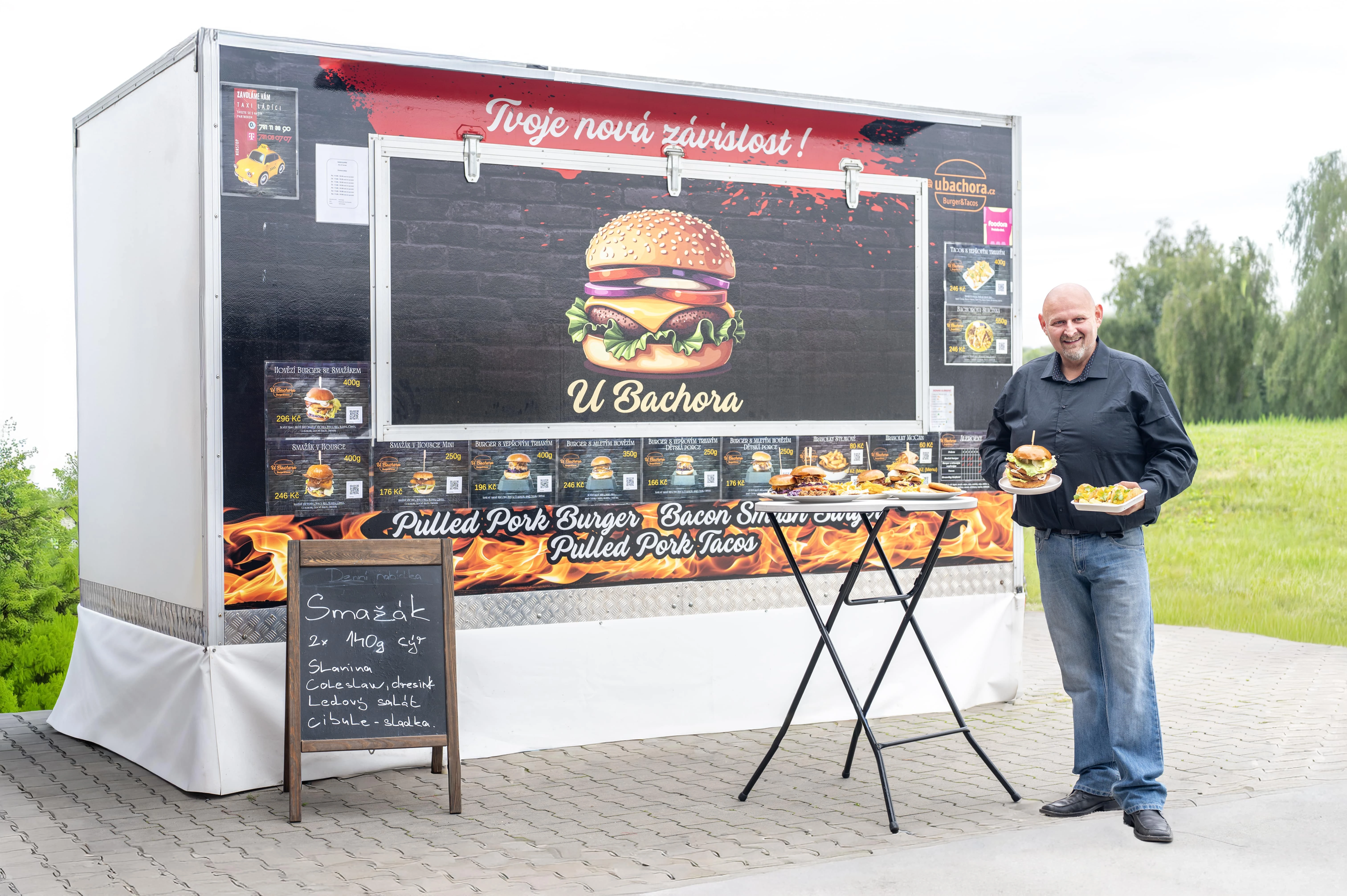 Foodtruck U Bachora u Galerie Tabačka v Novém Jičíně